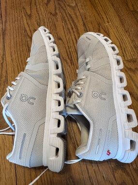 On Cloudswift Women's Running Shoes in Pearl White